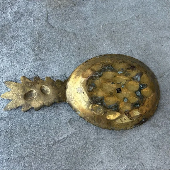 Vintage Brass Pineapple Soap Dish - Picture 4 of 8